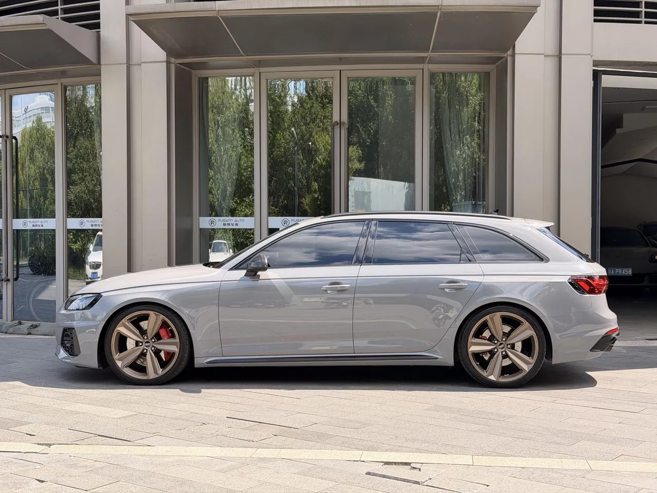 Audi RS4 (Imported) 2023 RS4 Avant 2.9TFSI Obsidian Edition Automatic Gear 3
