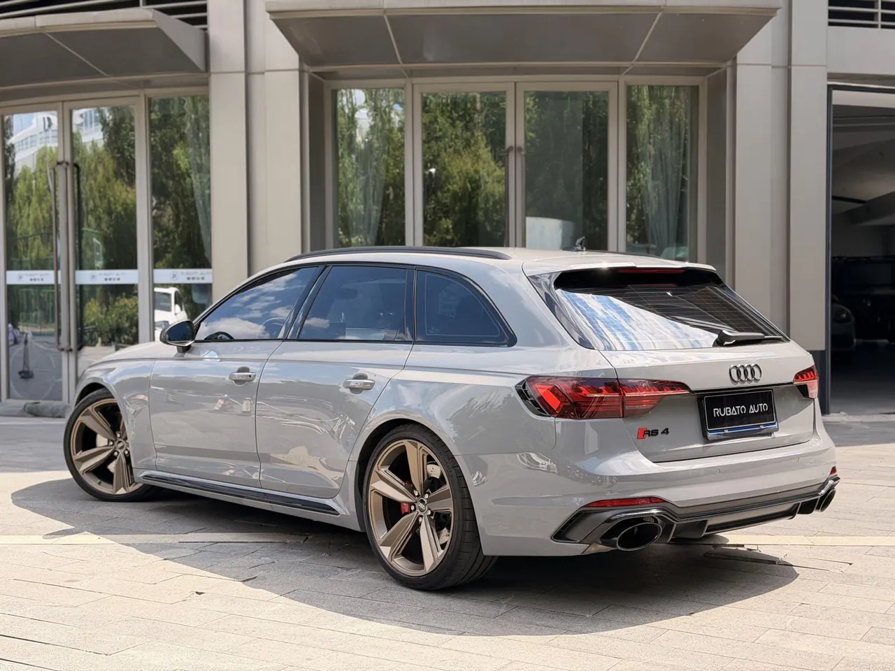 Audi RS4 (Imported) 2023 RS4 Avant 2.9TFSI Obsidian Edition Automatic Gear 4