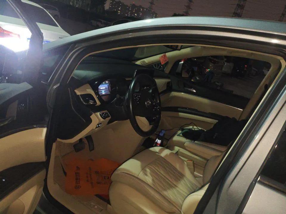 Buick 2023 GL8 Land Business Class 48V 2.0T 652T Luxury Automatic Gear 3