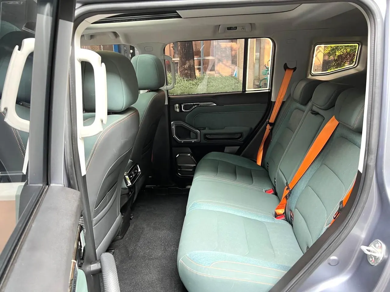 Jetour 2023 Traveler 2.0T Four-wheel Drive Conquers Automatic Gear 3