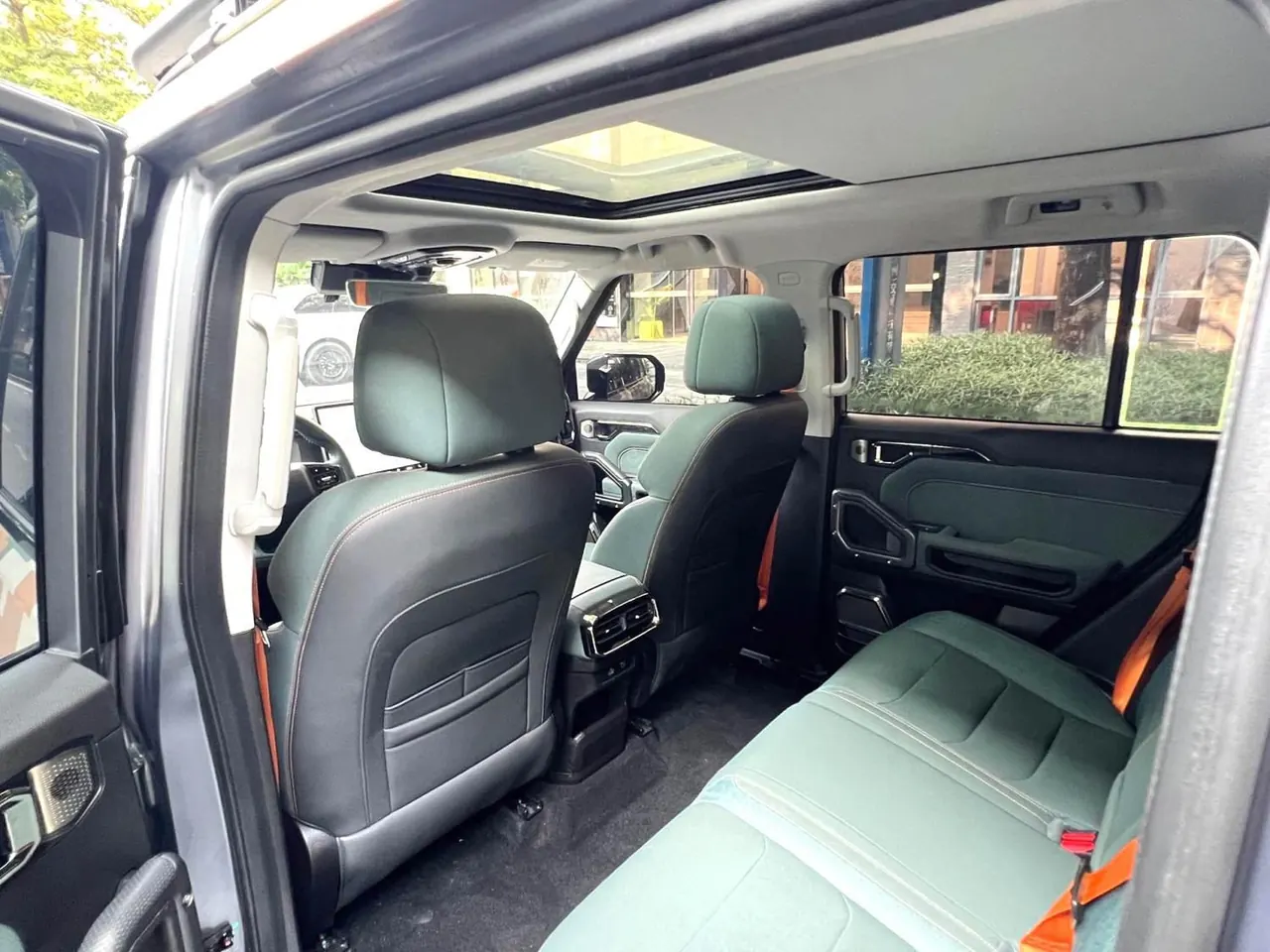 Jetour 2023 Traveler 2.0T Four-wheel Drive Conquers Automatic Gear 4
