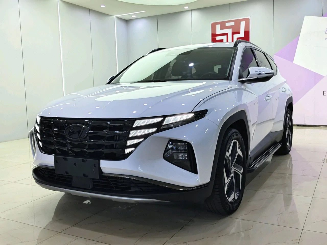 Открыть галерею: Hyundai 2023 Tousheng L 1.5T LUX N Line Premium Edition Automatic Gear