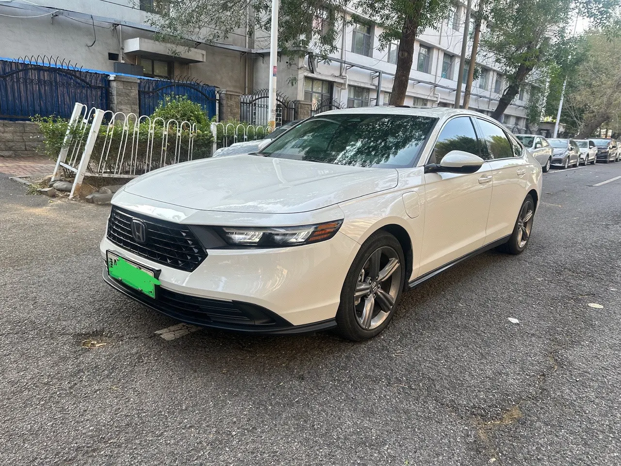 Honda Accord New Energy 2023 11th Generation Accord e:PHEV 2.0 Stepless Smart Edition Automatic Gear - View 1