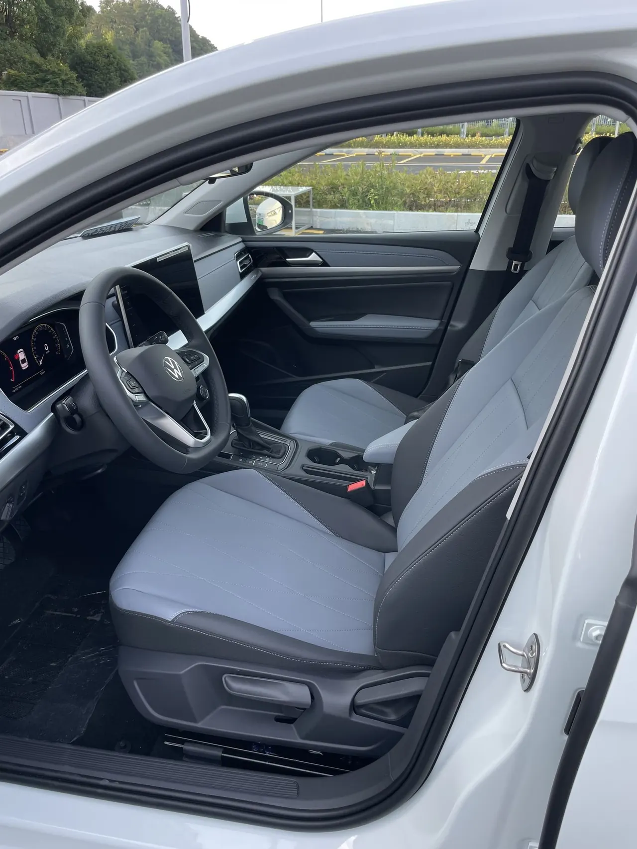 Volkswagen 2024 LaVida 1.5 Star 5 Million Edition Automatic Gear 2