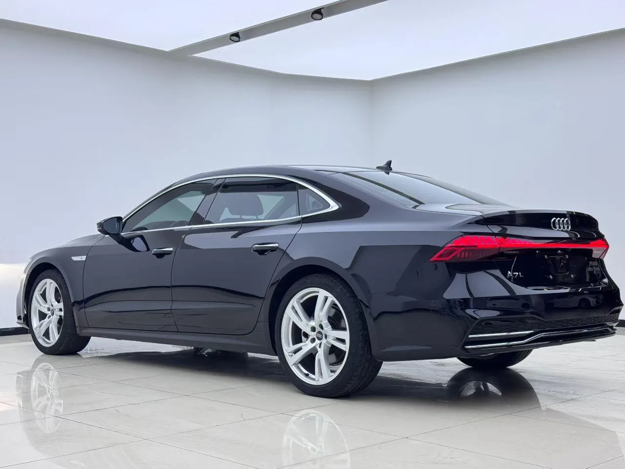 Audi 2022 A7L 2.0TFSI 45TFSI S-line Zhumeng Youth Edition Automatic Gear 6