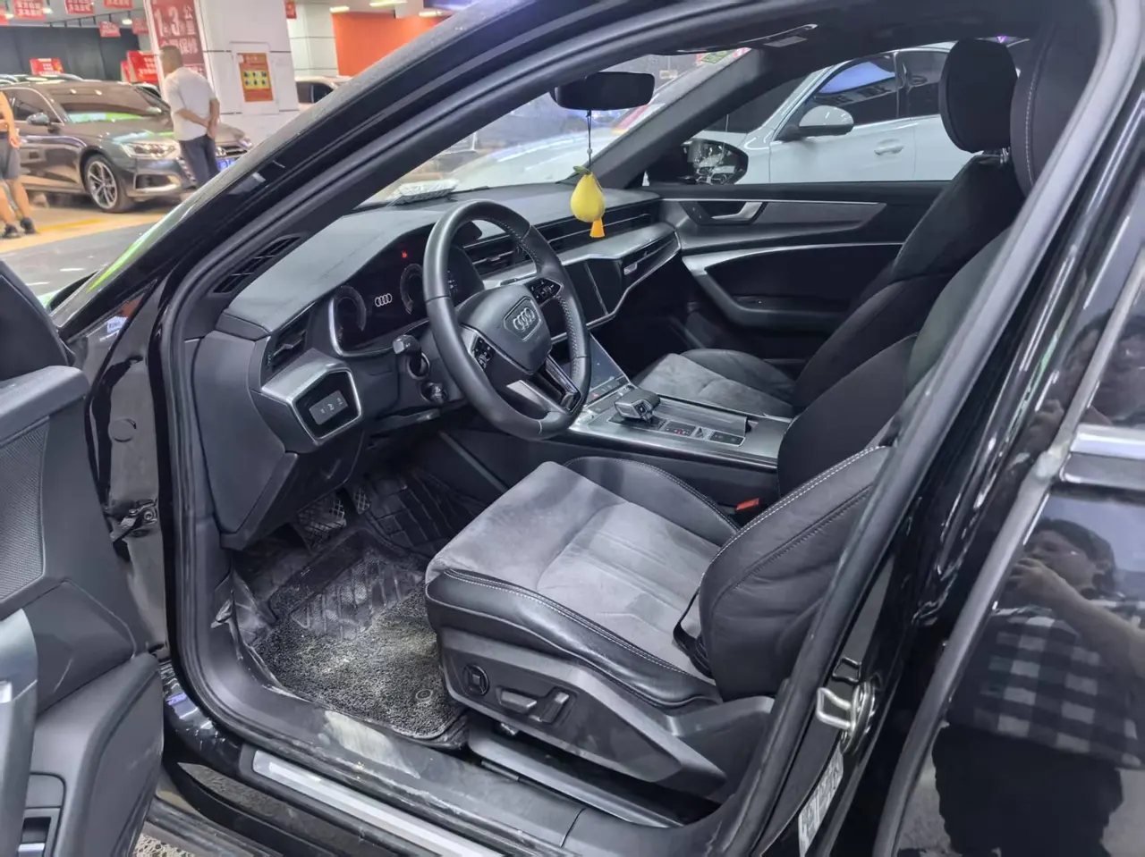 Audi 2020 A6L 2.0TFSI 40TFSI Deluxe Dynamic Automatic 2