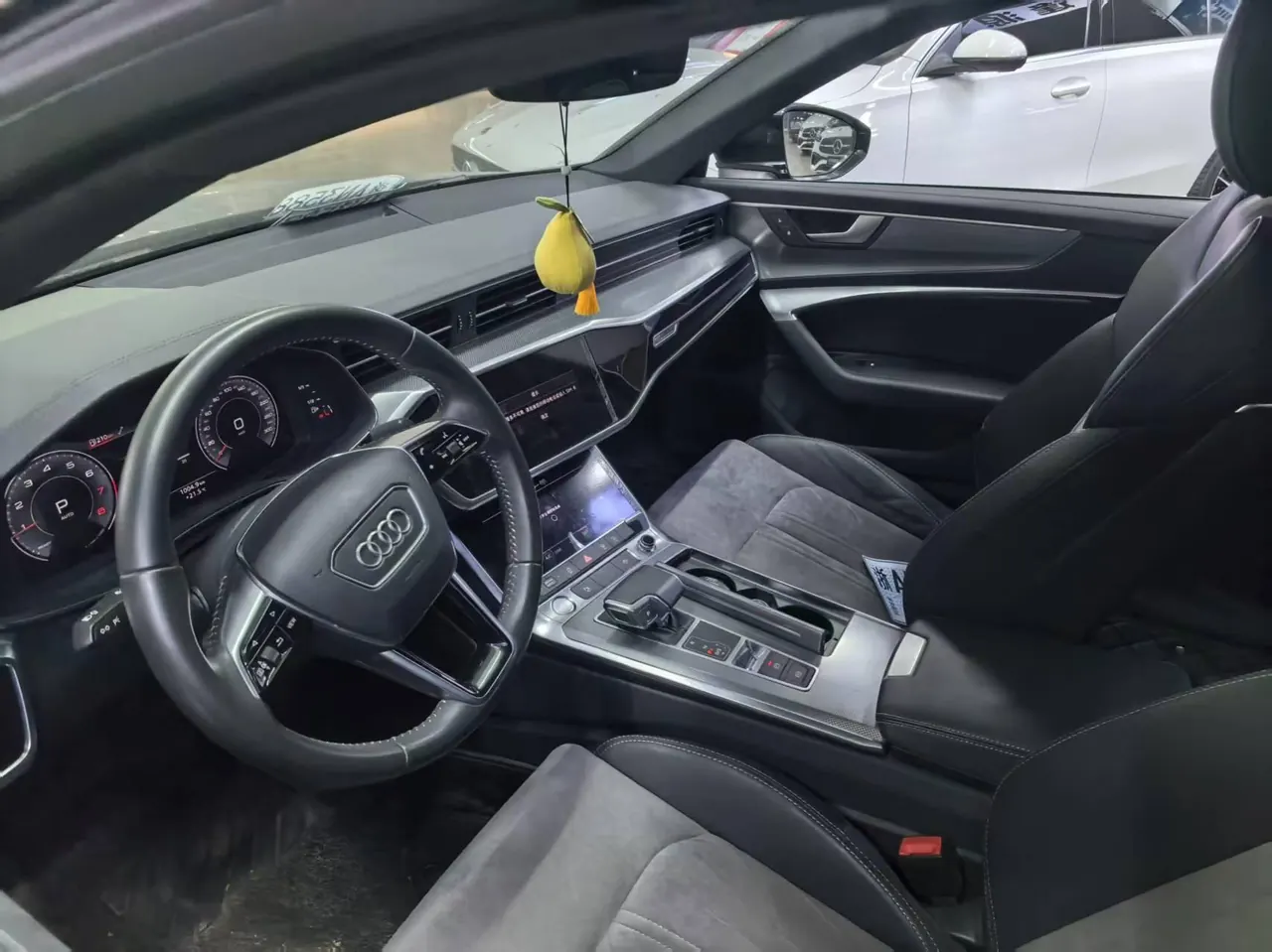 Audi 2020 A6L 2.0TFSI 40TFSI Deluxe Dynamic Automatic 3