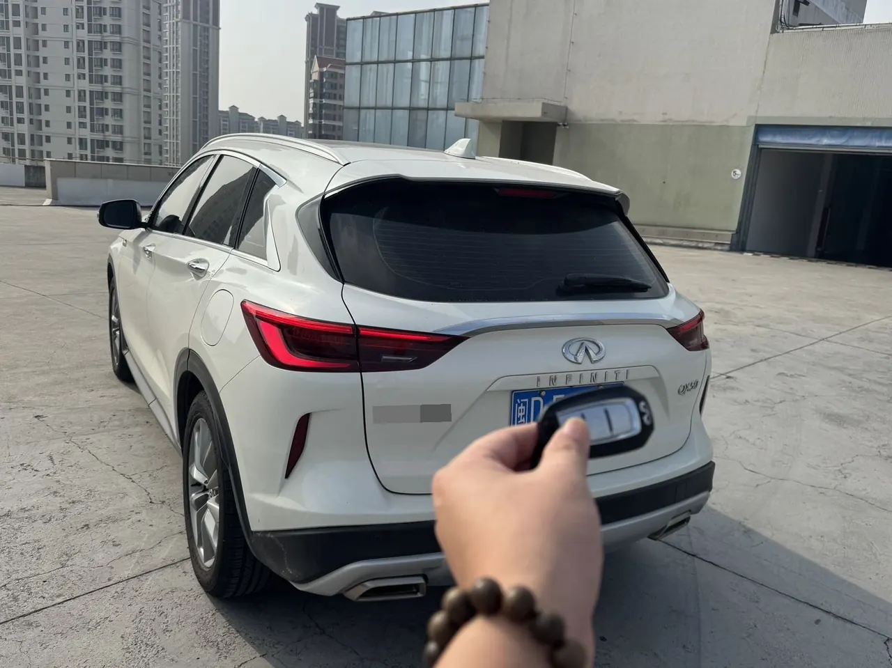 Infiniti 2020 QX50 2.0T stepless two-wheel drive fashion version of automatic gear 2