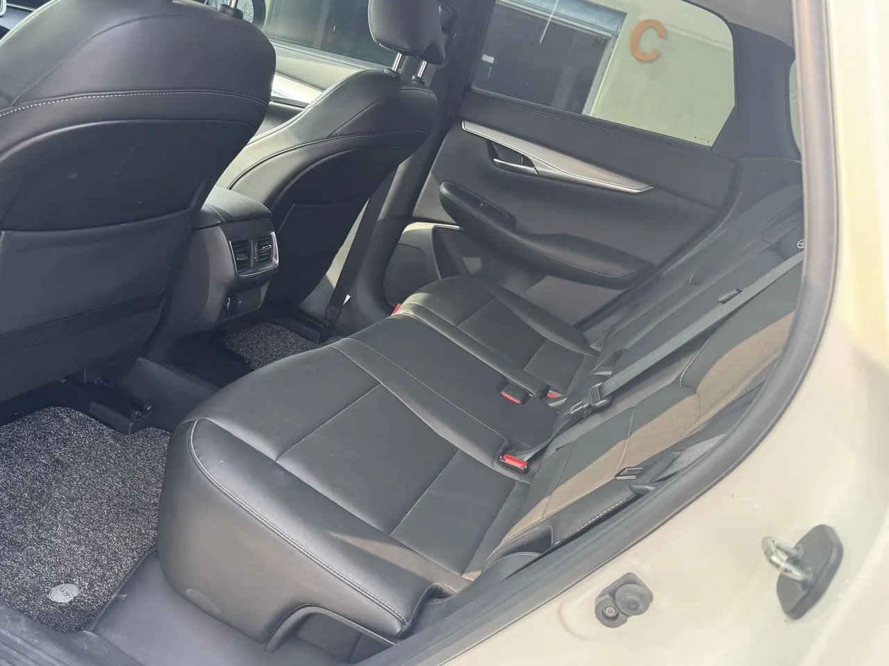 Infiniti 2020 QX50 2.0T stepless two-wheel drive fashion version of automatic gear 4