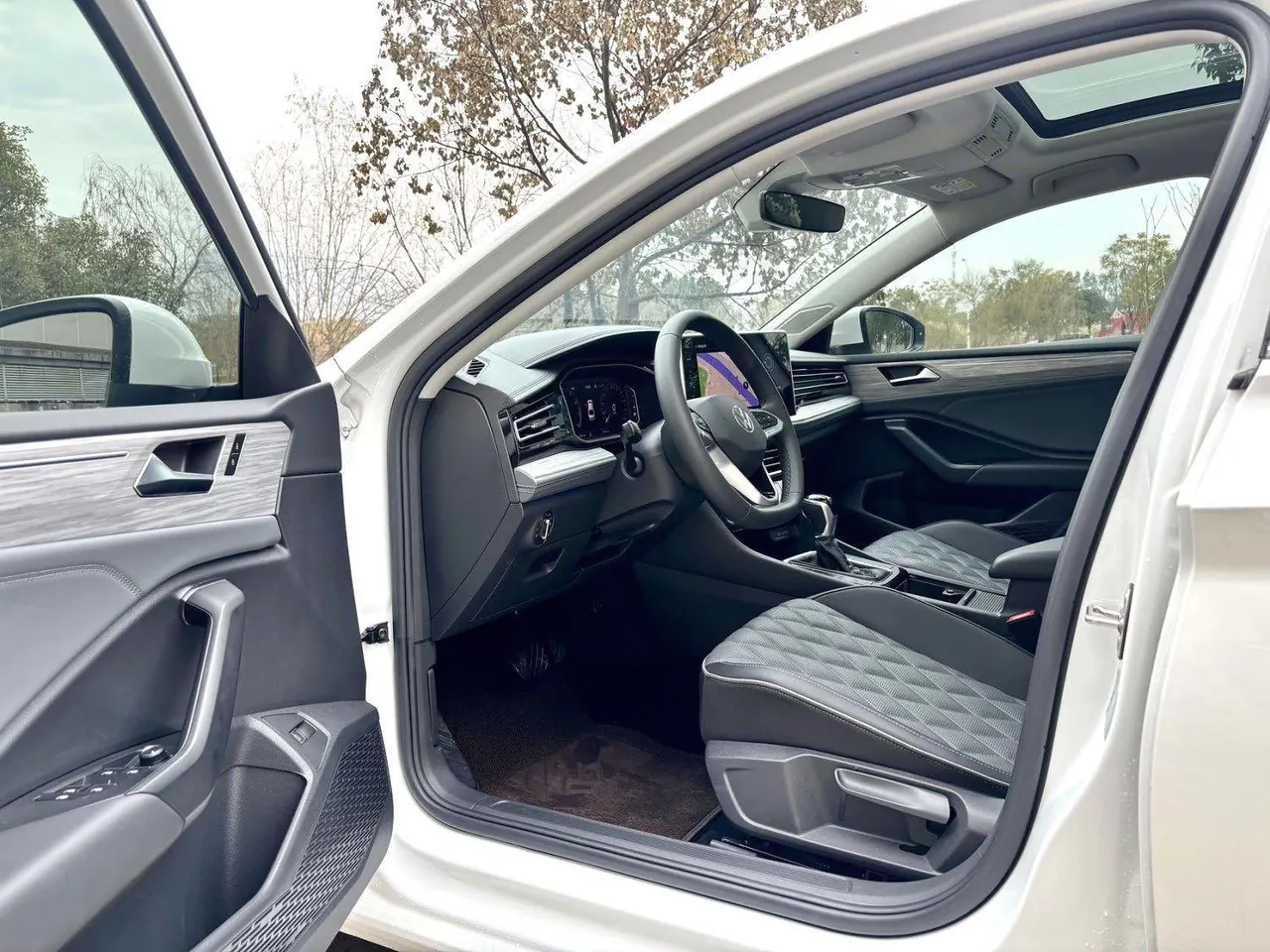 Volkswagen 2024 Sagittarius 1.5TSI 300TSI Exceed Edition Automatic Gear 3