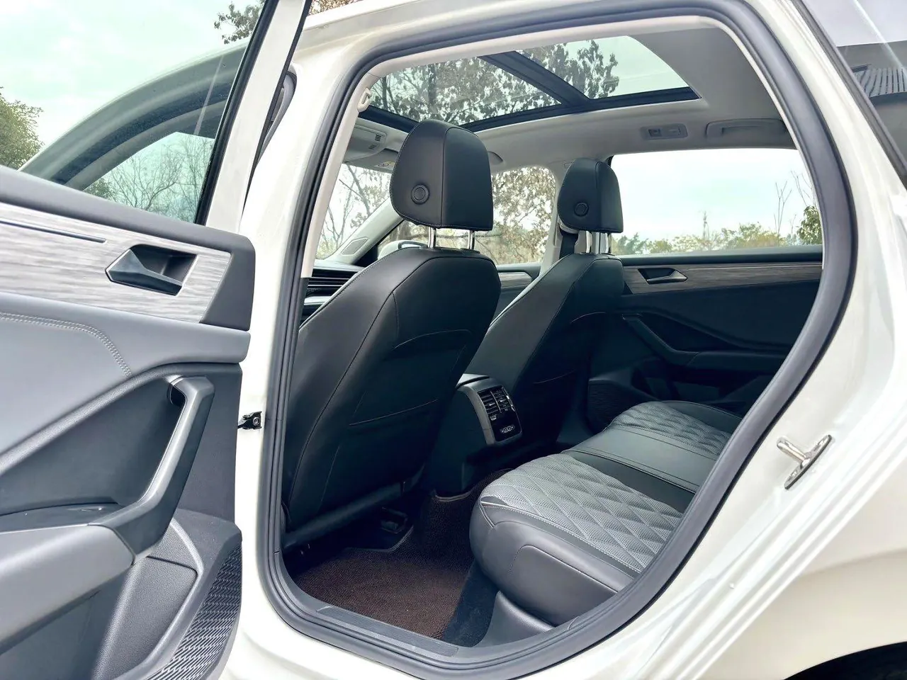 Volkswagen 2024 Sagittarius 1.5TSI 300TSI Exceed Edition Automatic Gear 4