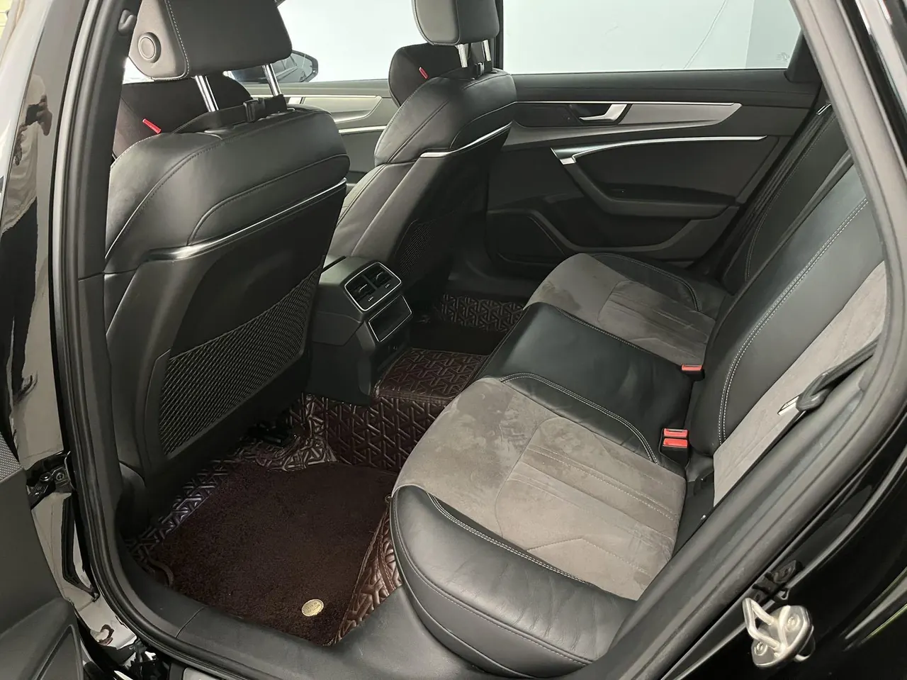 Audi 2020 A6L 2.0TFSI 40TFSI Deluxe Dynamic Automatic 5