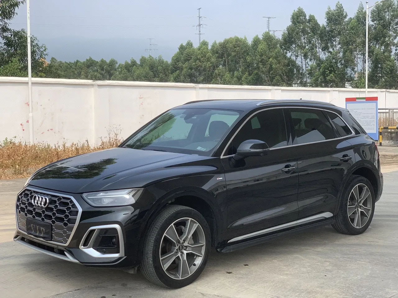 打开图片灯箱:Audi 2022 Q5L 2.0TFSI 45TFSI Deluxe Dynamic (Modified) Automatic Gear