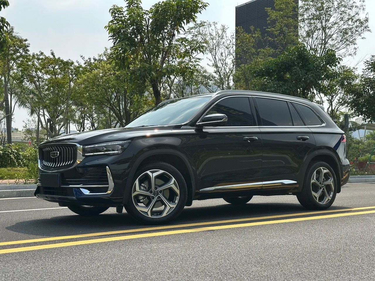 Открыть галерею: Geely 2024 XingyueL (Monjaro) 2.0TD EVO Two-Drive Long Wind Edition Automatic Gear