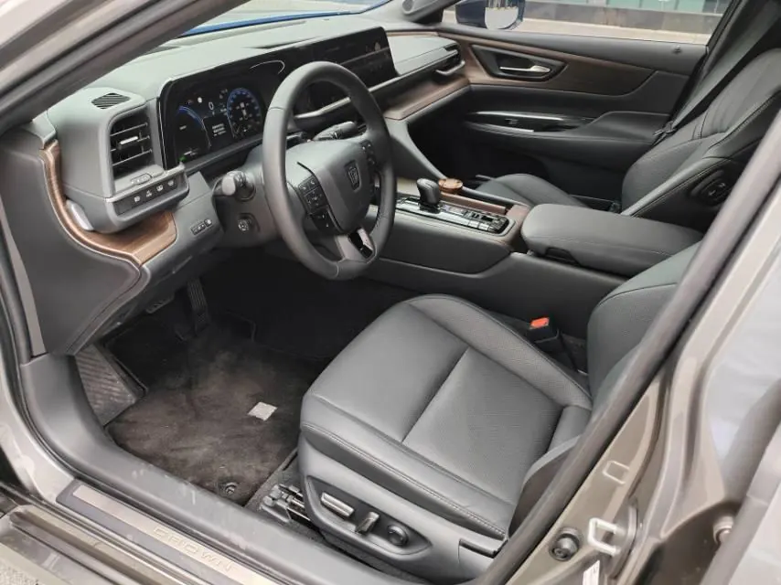 Toyota Crown (Imported) 2024 Crown 2.5 Stepless to Enjoy Automatic Gear 9