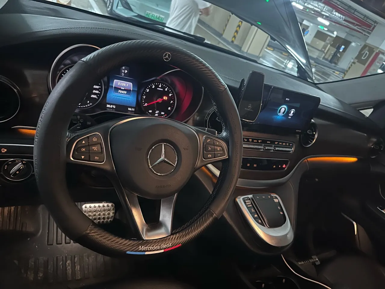 Mercedes Benz V 2020V 260 L 2.0T Deluxe Edition Automatic Gear 5
