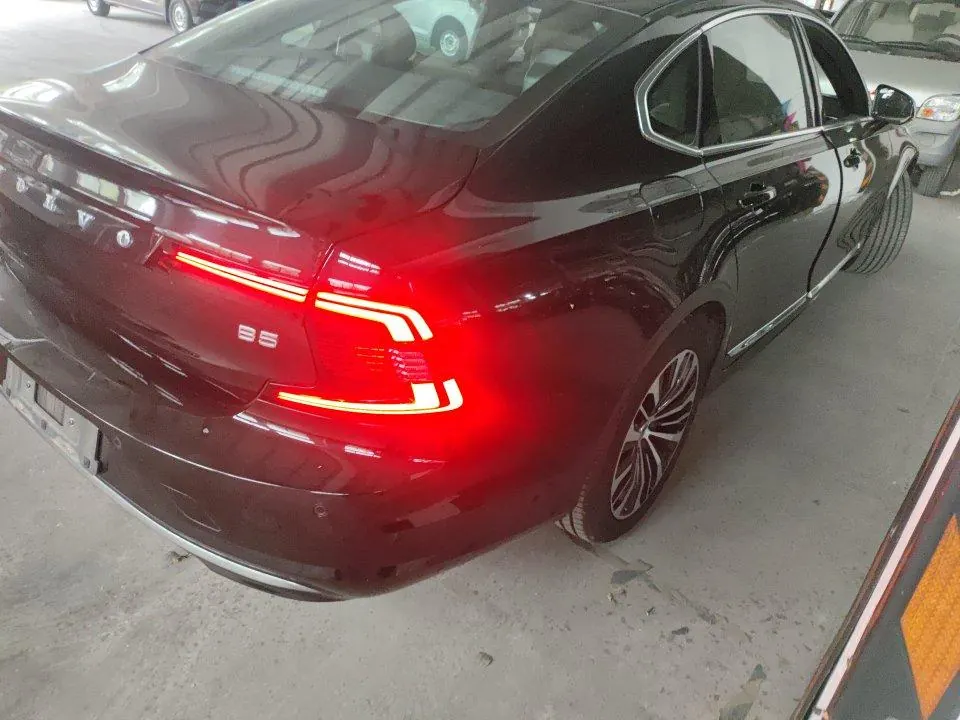 Volvo 2025 S90 48V 2.0T B5 Zhiyi Deluxe Edition Automatic Gear 3
