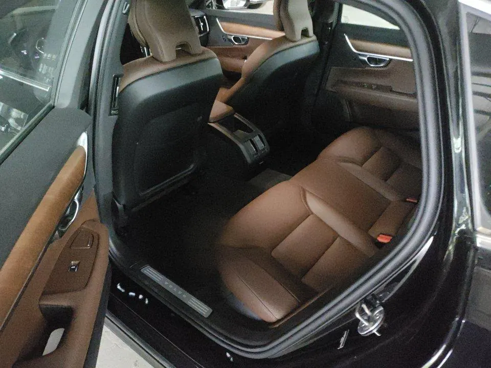 Volvo 2025 S90 48V 2.0T B5 Zhiyi Deluxe Edition Automatic Gear 7