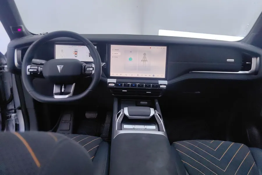 ChangAn Deepal 2024 G318 four-wheel drive air suspension version of automatic gear 7