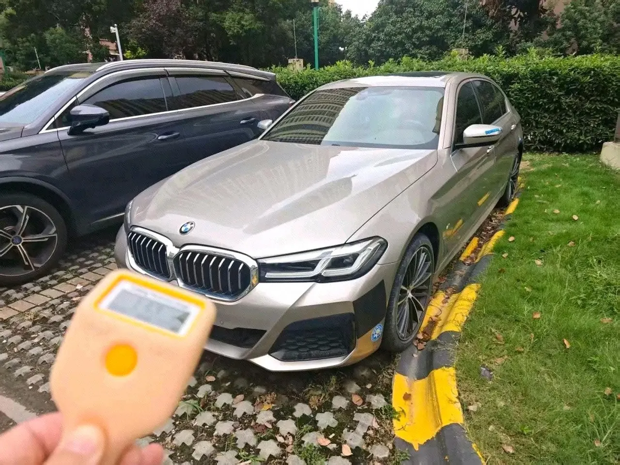 Открыть галерею: BMW 5 Series 2021 530Li 2.0T Leading M Sports Suit Automatic Gear