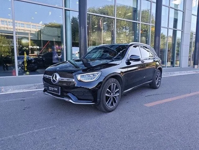 Открыть галерею: Mercedes Benz 2022 GLC 260 L 4MATIC 2.0T Luxury Automatic