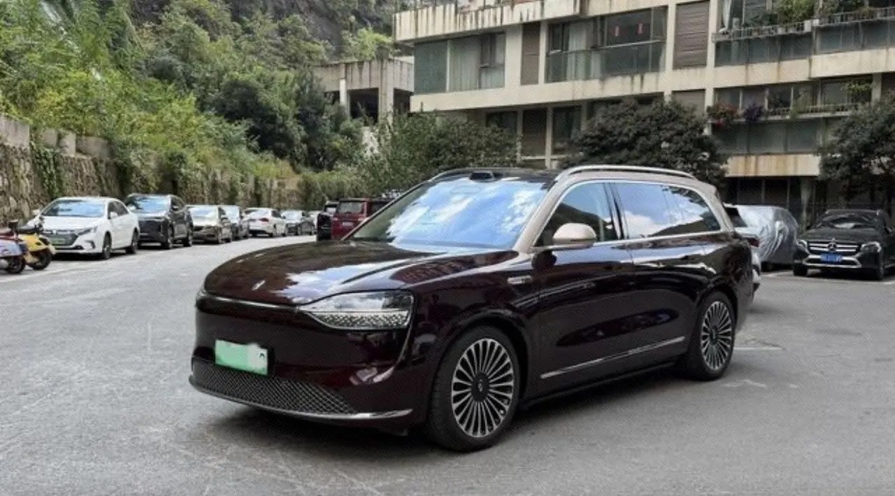 Открыть галерею: AITO 2025 AITO M9 EV Pure Electric Ultra Edition 100kWh6-seat Edition Automatic Gear