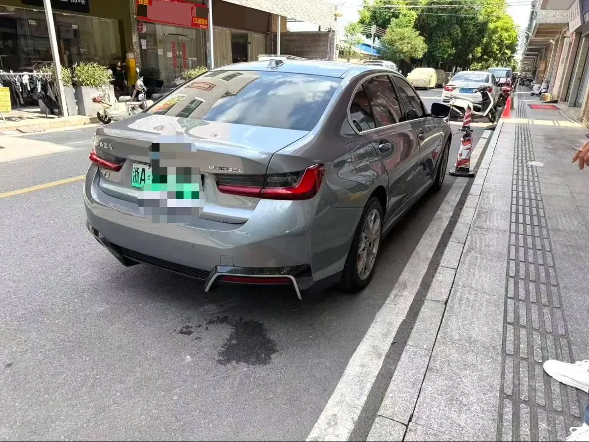 BMW 2022 i3 eDrive 35L automatic gear 5