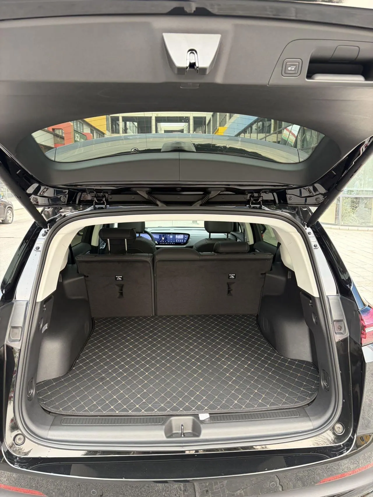 Buick 2025 Angkewei Plus 2.0T 28T Two-Drive Platinum Edition Automatic Gear 5