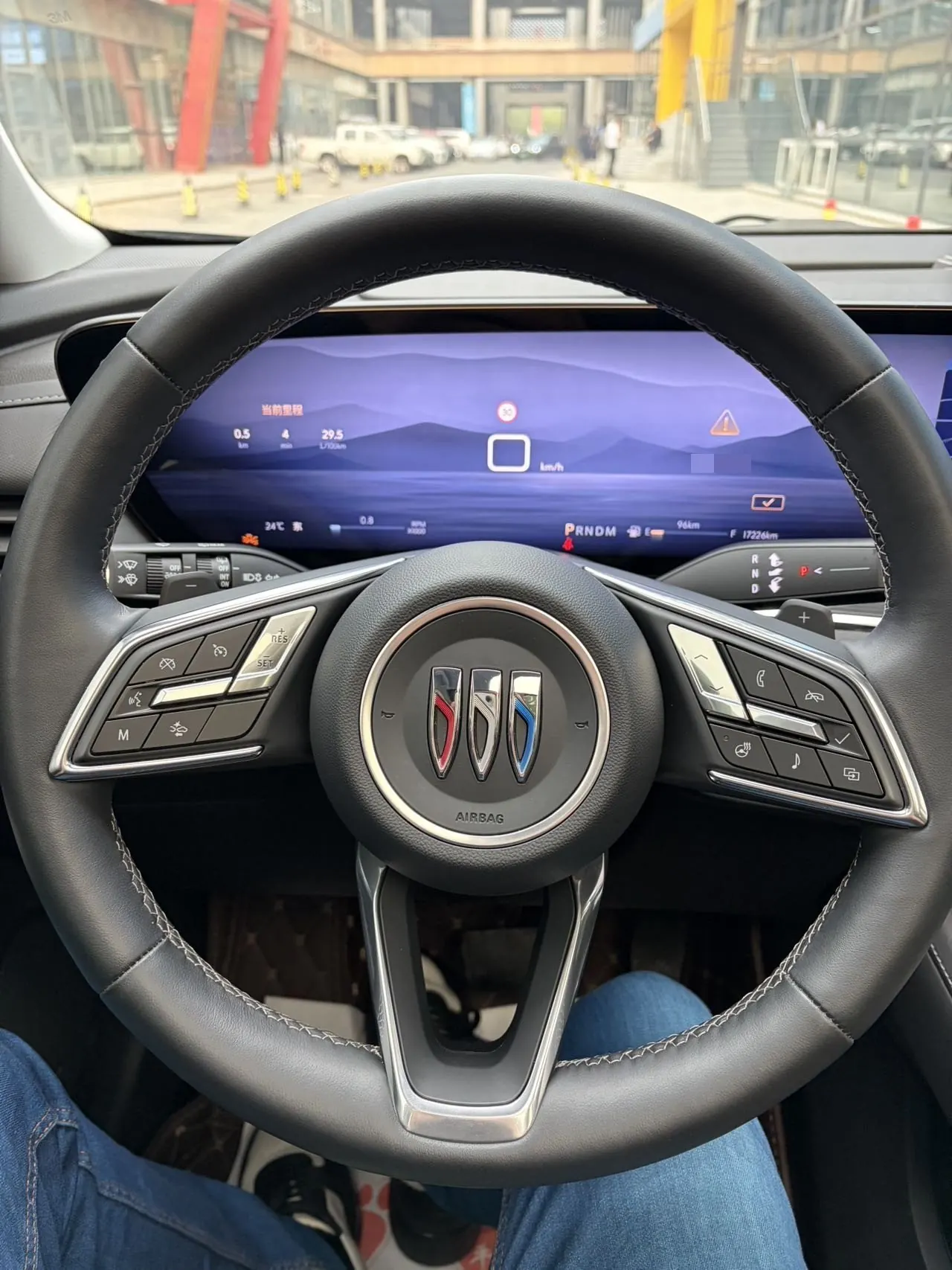 Buick 2025 Angkewei Plus 2.0T 28T Two-Drive Platinum Edition Automatic Gear 9
