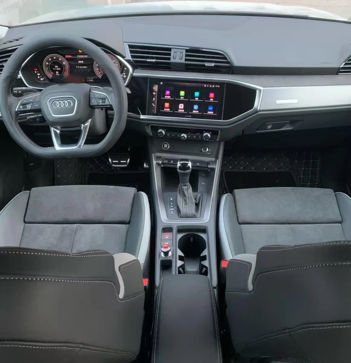 Audi 2022 Q3 1.4TFSI 35TFSI Fashion Dynamic Automatic 3