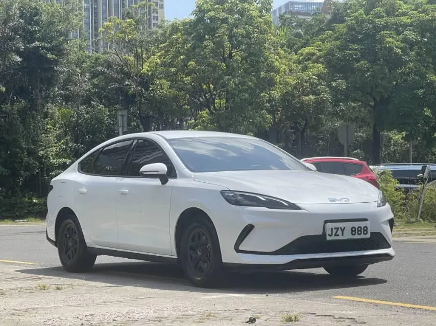 BYD 2025 seals 05 DM-i 1.5 stepless smart driving version 55KM luxury automatic gear 3