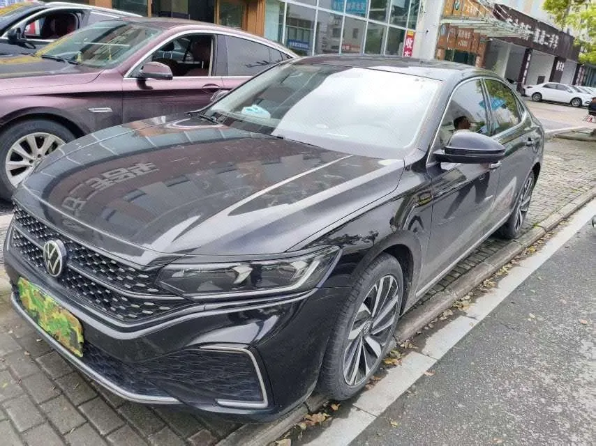 Открыть галерею: Volkswagen 2022 Passat 2.0TSI 330TSI Star Elite Edition Automatic Gear