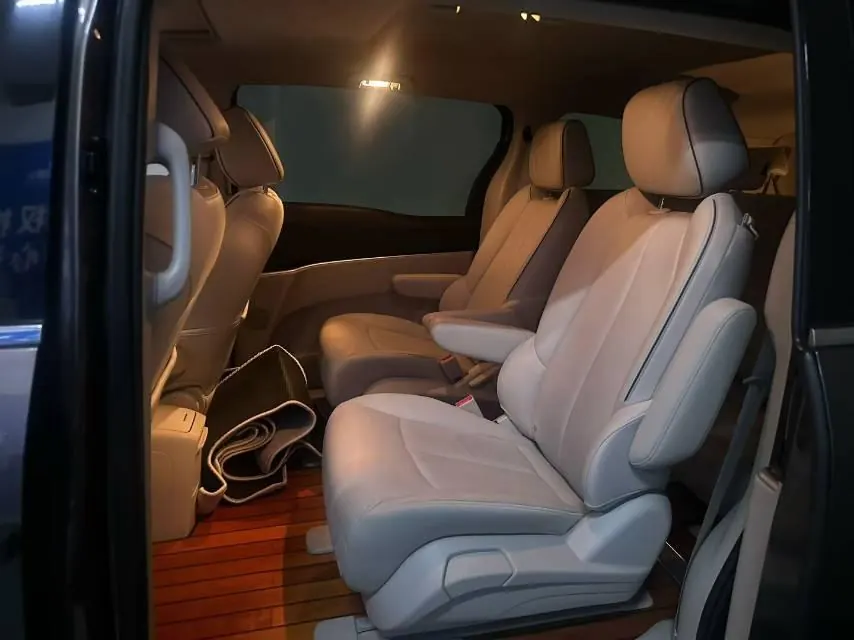 Buick 2021 GL8 Land Business Class 2.0T 652T Luxury Automatic Gear 5