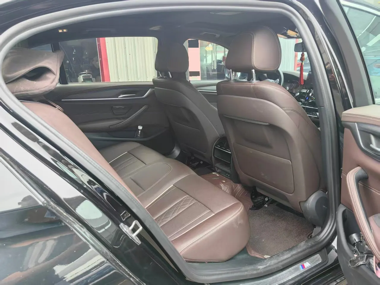 BMW 5 Series 2022 530Li 2.0T Leading Luxury Suit (Change 2) Automatic Gear 3