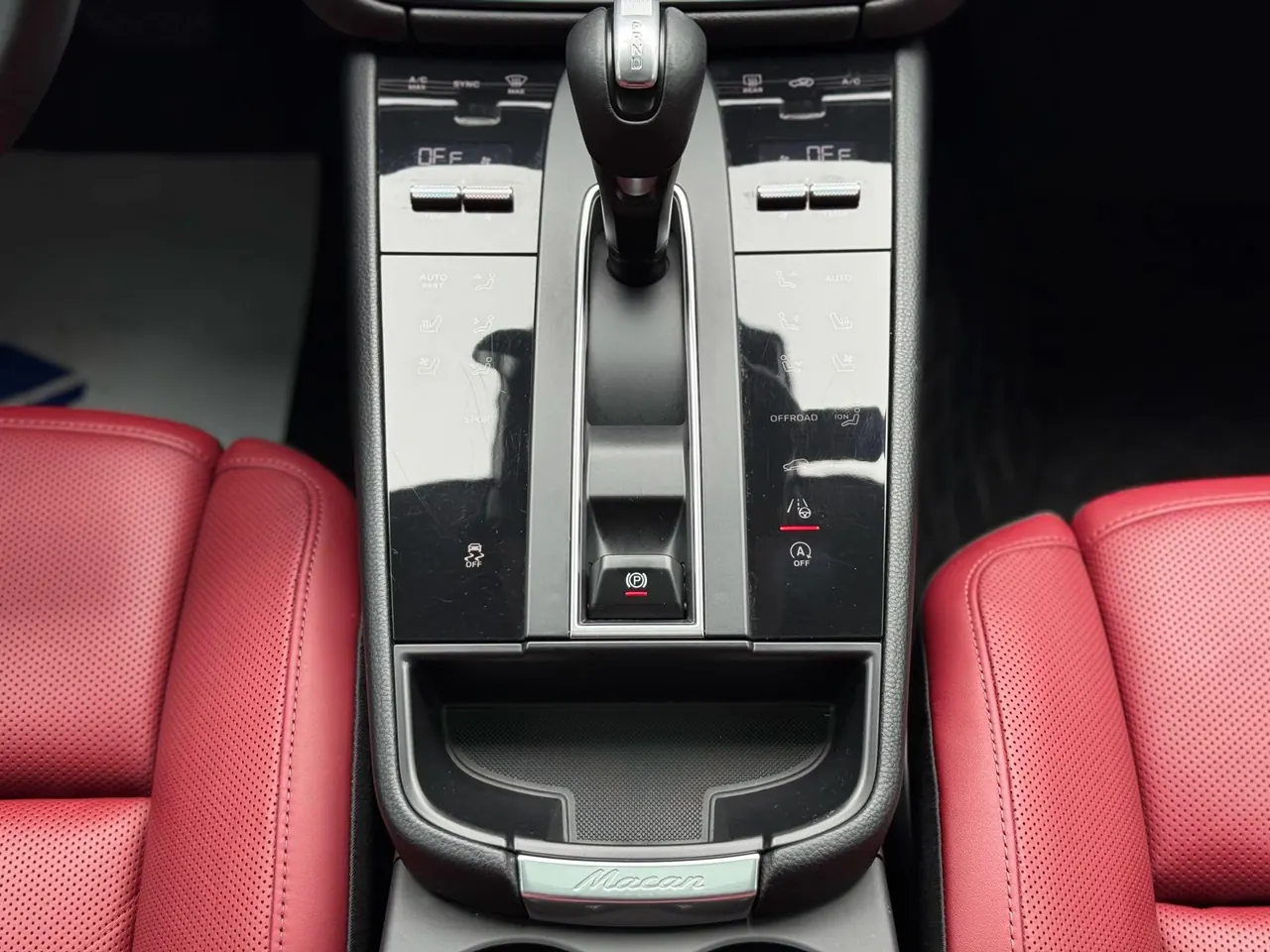 Porsche Macan (Imported) 2022 Macan 2.0T Automatic Gear 9