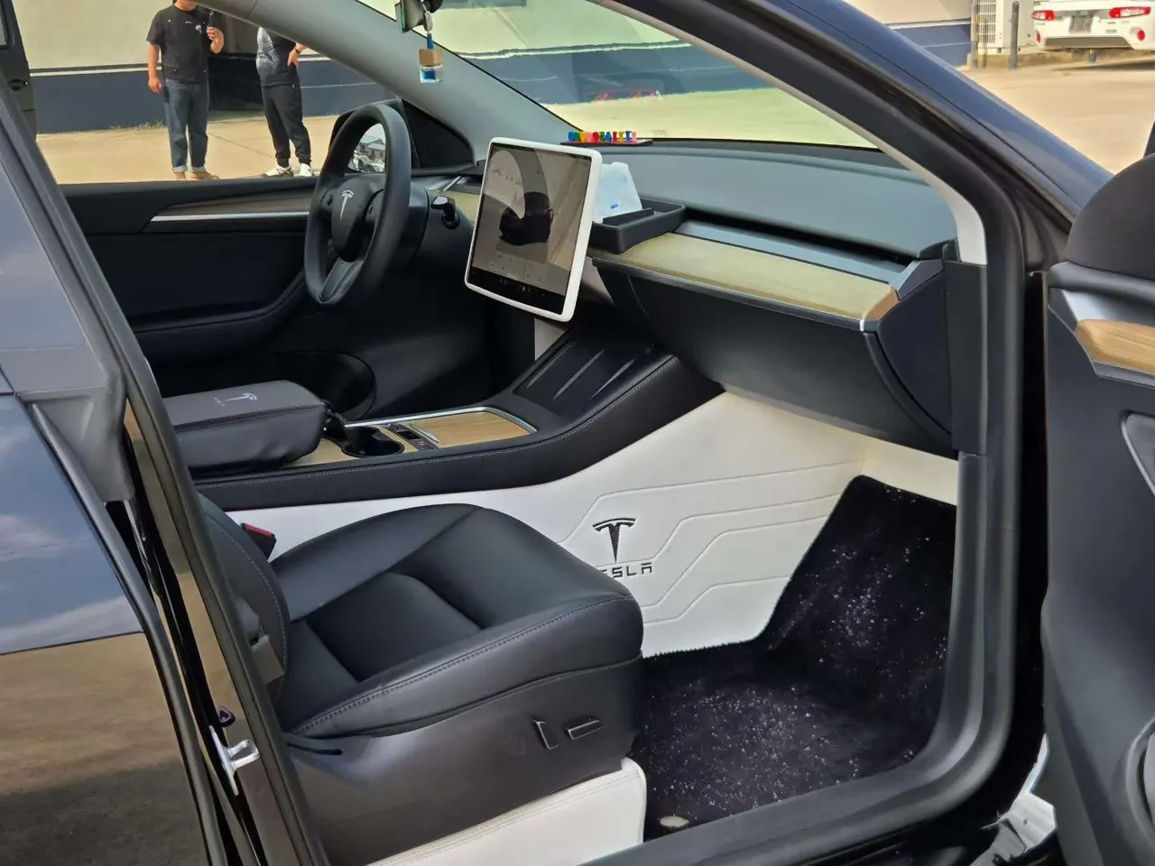 Tesla 2022 Model Y rear-wheel drive version (facelift) automatic gear 4