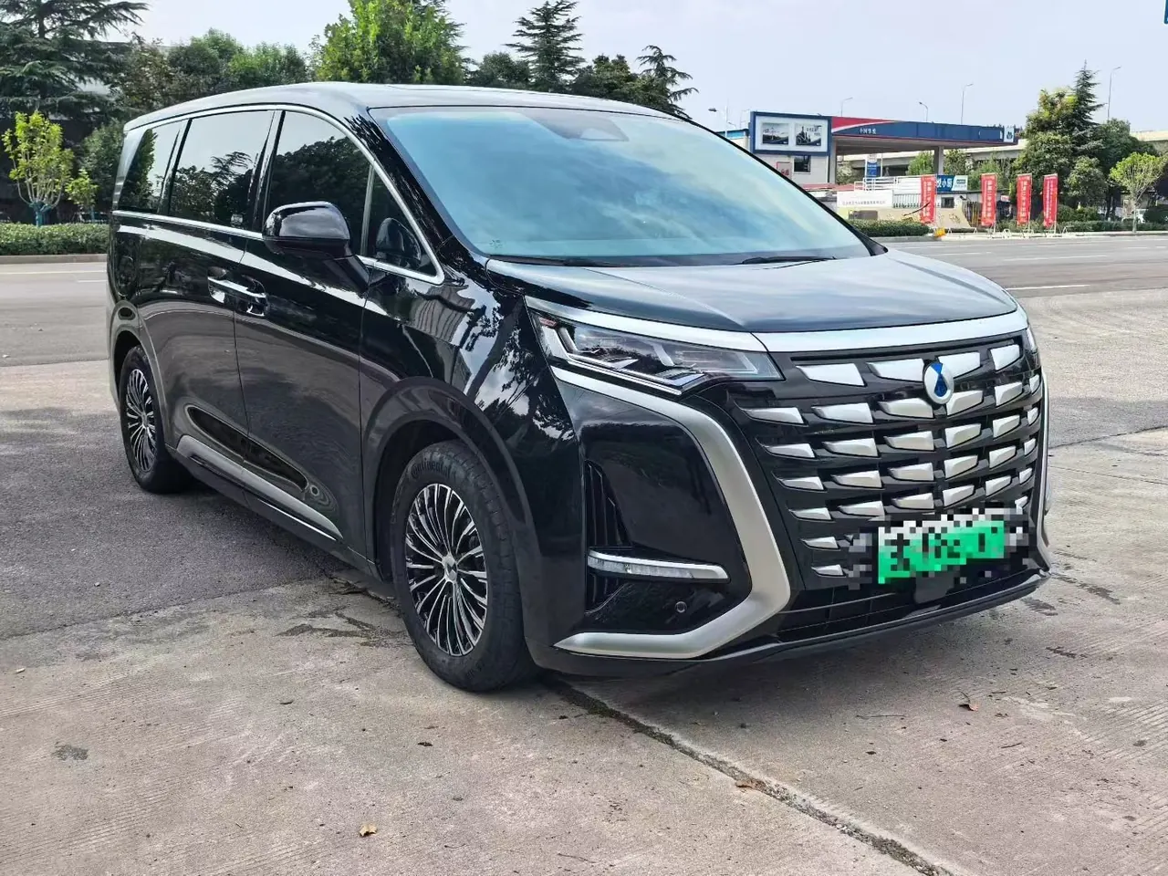 Denza 2022 Denza D9 DM-i 1.5T Stepless 970 Four-wheel Drive Honorable Automatic Gear 2