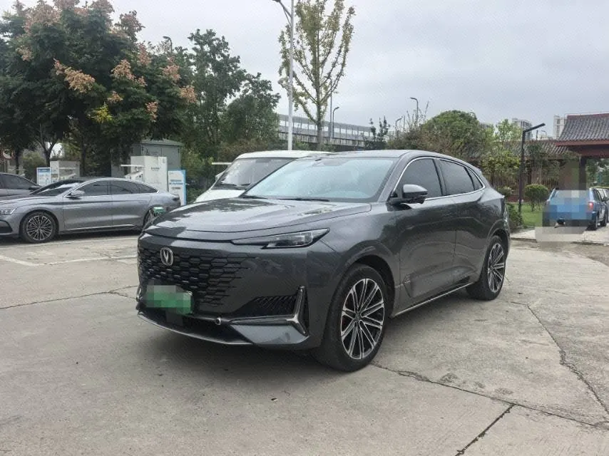 Open image lightbox: ChangAn 2022 UNI-K iDD 1.5T Blue Whale iDD Honorable Automatic Gear