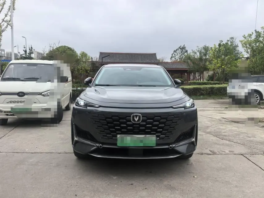 ChangAn 2022 UNI-K iDD 1.5T Blue Whale iDD Honorable Automatic Gear 2