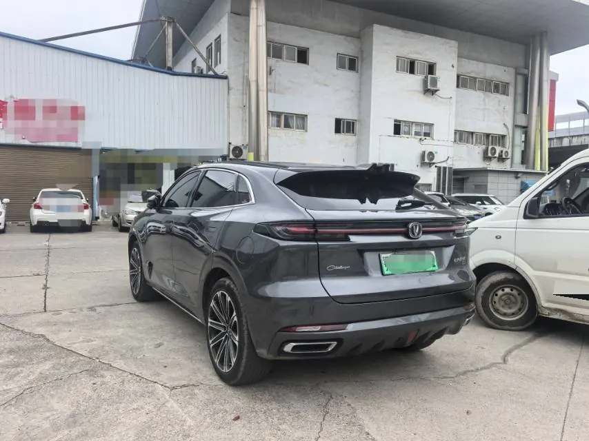ChangAn 2022 UNI-K iDD 1.5T Blue Whale iDD Honorable Automatic Gear 4