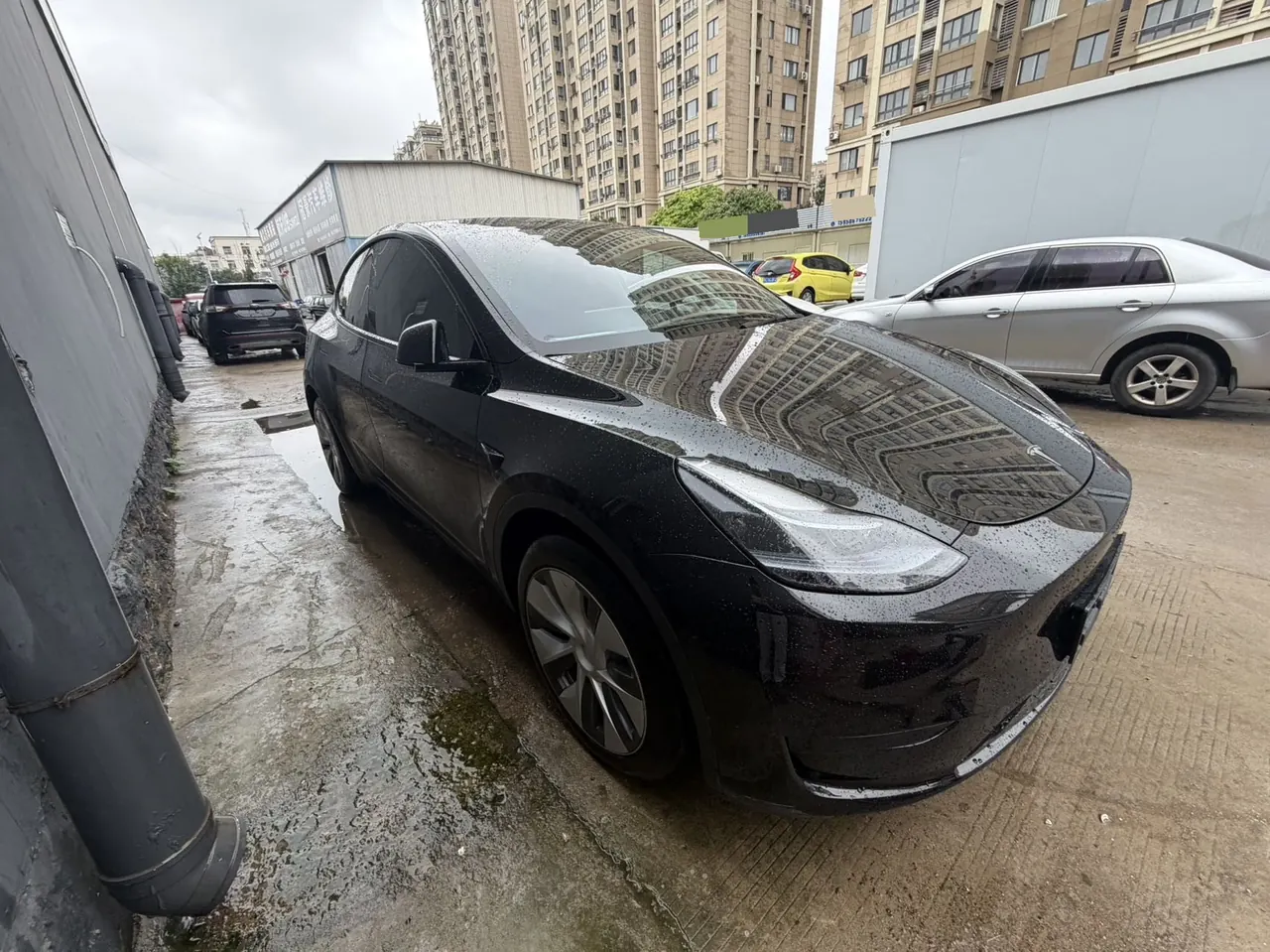 Open image lightbox: Tesla 2022 Model Y rear-wheel drive version (facelift) automatic gear