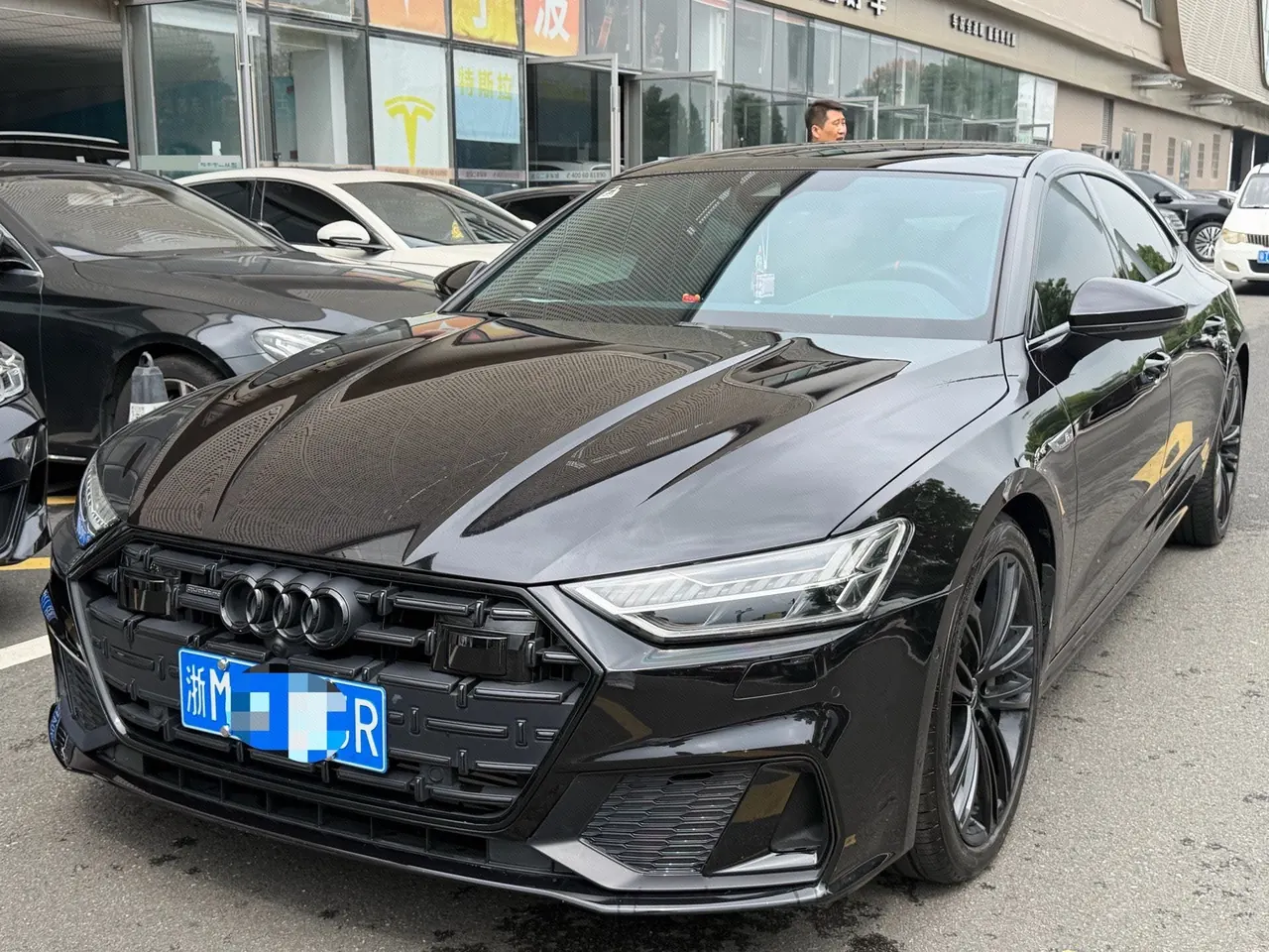 Open image lightbox: Audi 2022 A7L 48V 3.0TFSI 55TFSI Quattro S-line Zhiyuan Obsidian Black Suit Automatic Gear