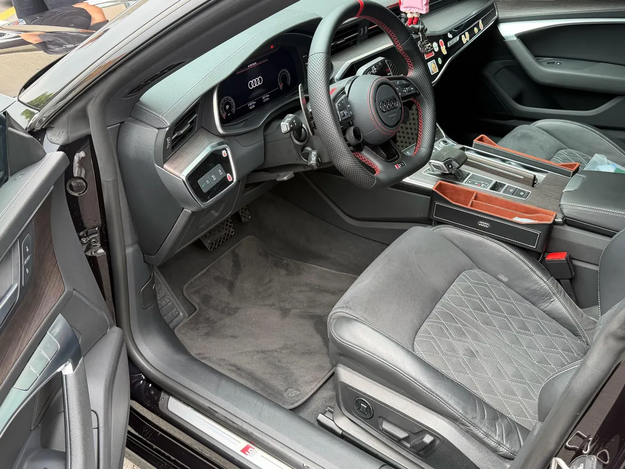 Audi 2022 A7L 48V 3.0TFSI 55TFSI Quattro S-line Zhiyuan Obsidian Black Suit Automatic Gear 5
