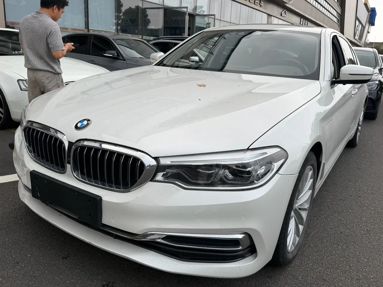 Открыть галерею: BMW 5 series new energy 2020 530Le 2.0T mileage upgraded luxury package automatic gear