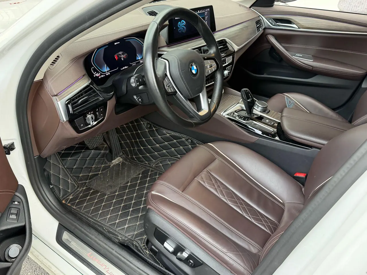 BMW 5 series new energy 2020 530Le 2.0T mileage upgraded luxury package automatic gear 4