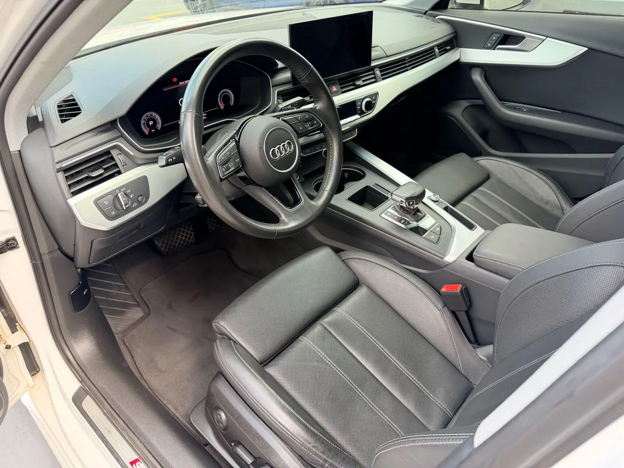 Audi 2020 A4L 2.0TFSI 40TFSI Deluxe Dynamic Automatic 4