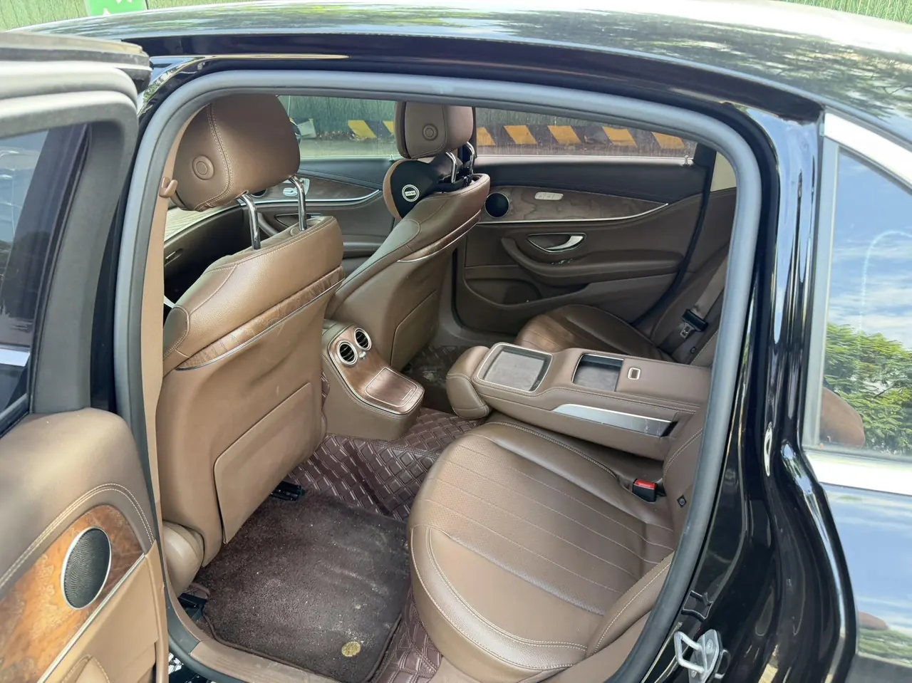Mercedes Benz E Class 2022 E 300 L 2.0T Fashion (Change 2) Automatic Gear 4