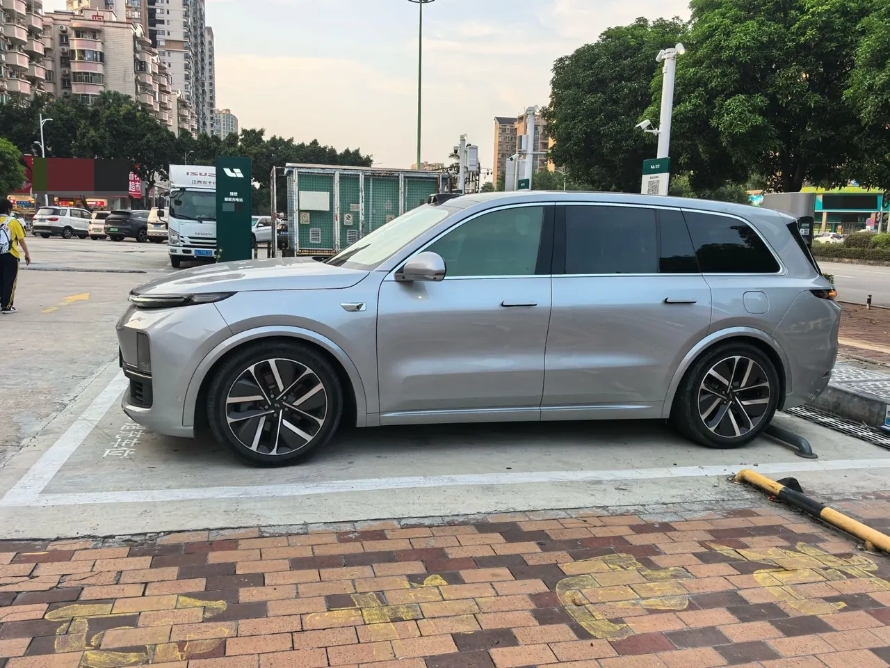 Li 2022 L9 1.5T Max Edition Automatic Gear 4
