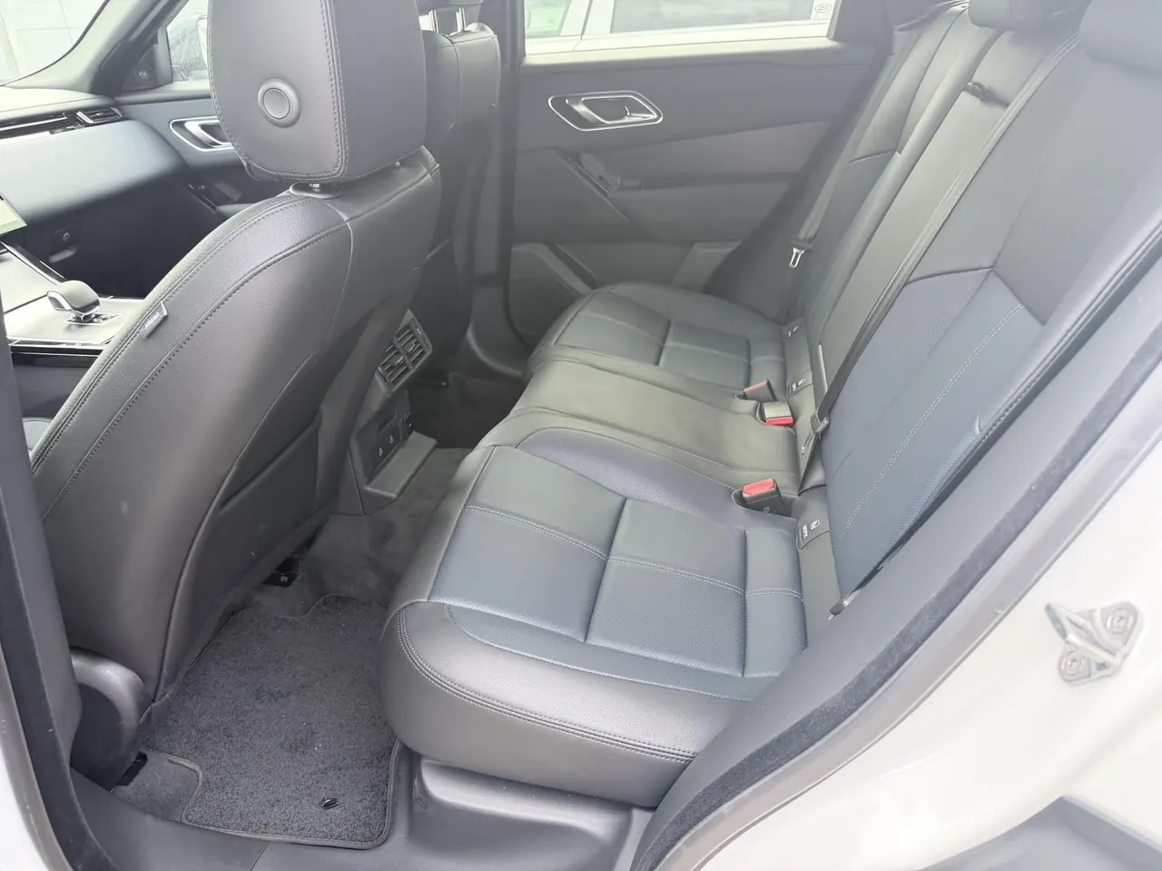 Land Rover Range Rover Star Pulse (Imported) 2026 Range Rover Star Pulse 2.0T 250PS Dynamic SE Automatic Gear 3