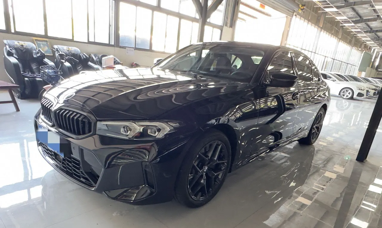 Открыть галерею: BMW 3 Series 2026 330Li 2.0T Exclusive M Sports Obsidian Night Suit Automatic Gear